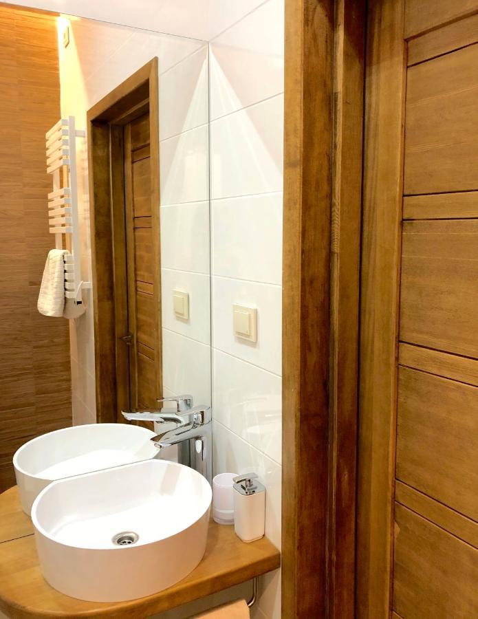 Appartamento Centrally Located Overlooking Vermanes Park Riga